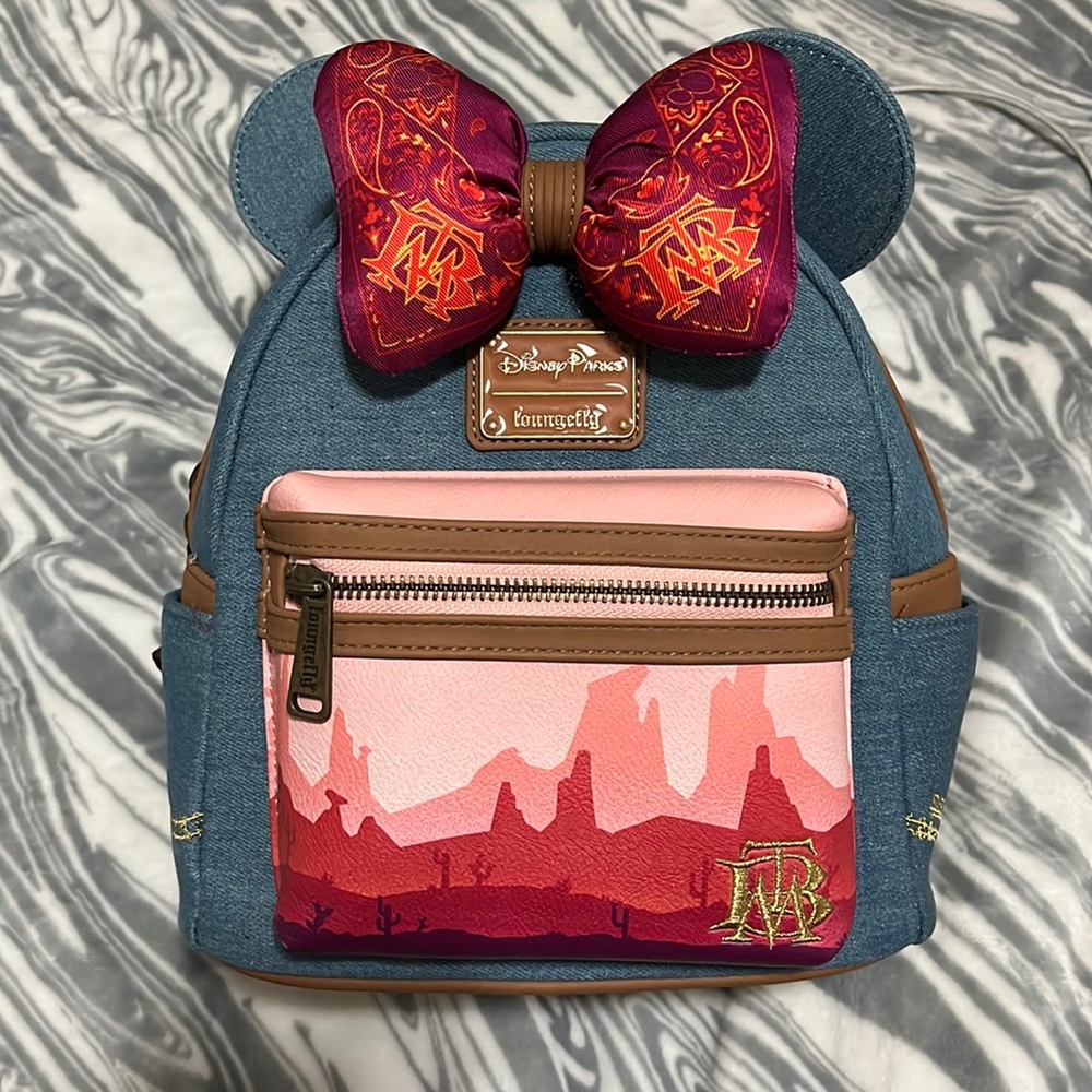Disney Main Attraction Thunder mountain mini Backpack 🌄🌌